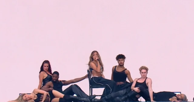 Tate McRade and dancers