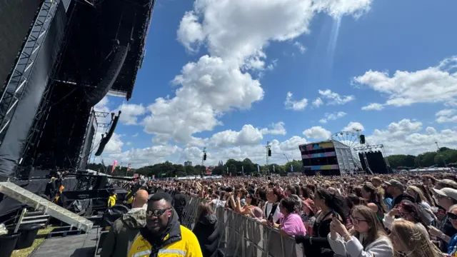 Crowd at R1 BIg Weekend
