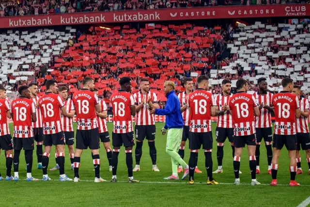 Athletic give Barcelona a guard of honour