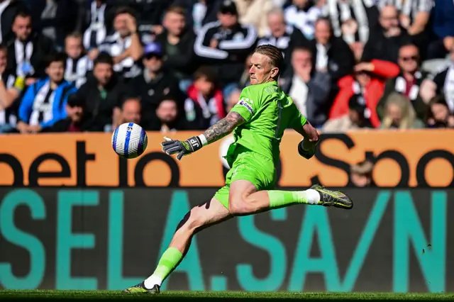 Jordan Pickford kicking a ball