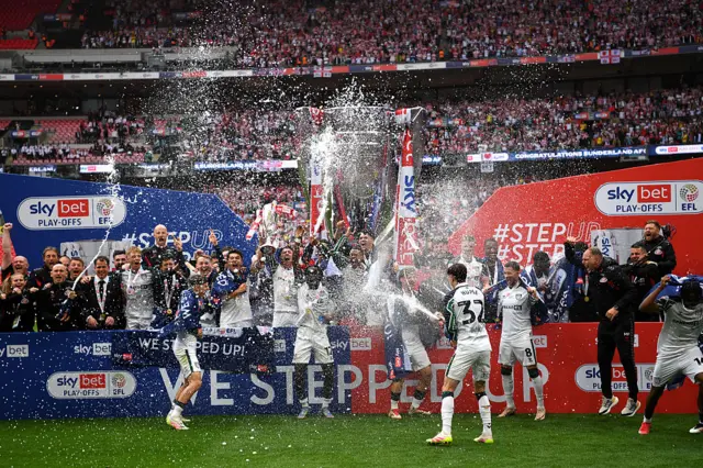 Sunderland celebrate Play-Off final win