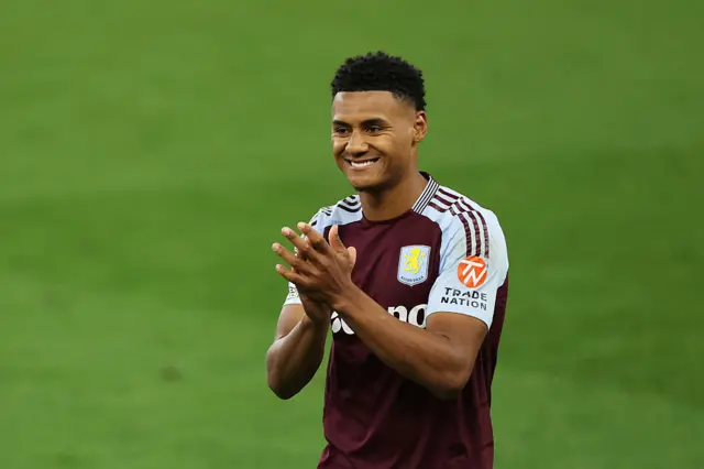 Ollie Watkins applauding