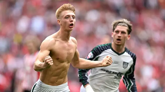Tommy Watson celebrates for Sunderland