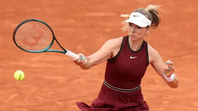 Katie Boulter plays a forehand