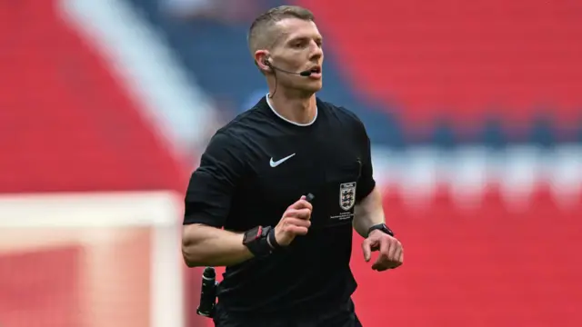 Referee Will Finnie