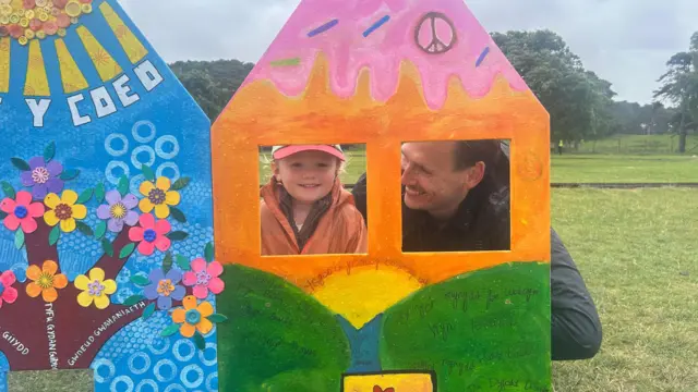 Valo a'i dad