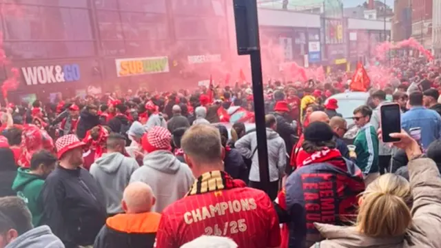 Crowds of Liverpool fans on Ranelagh Street