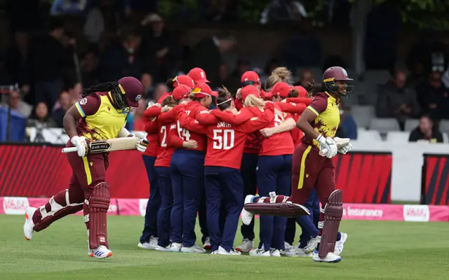 England team huddle