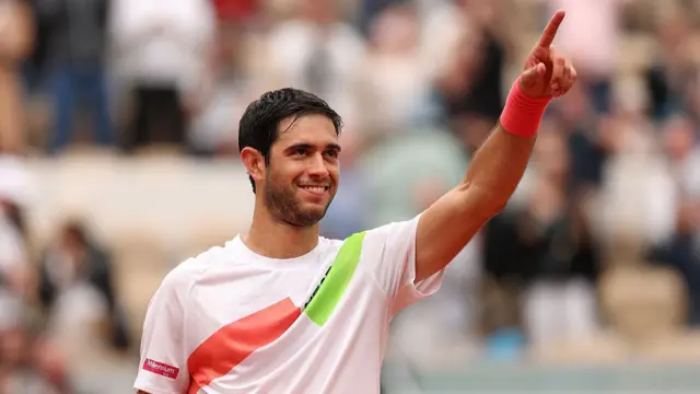 Nuno Borges celebrates his victory