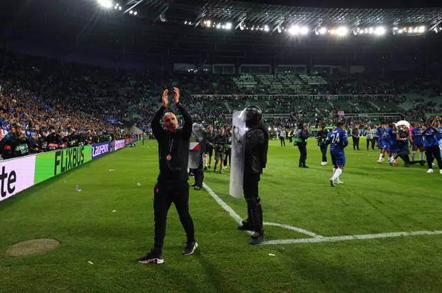 Enzo Maresca manager applauds