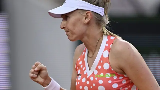 Jil Teichmann clenches her fist