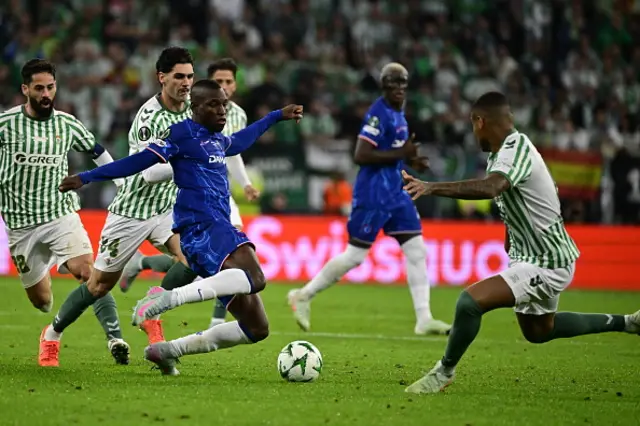 Nicolas Jackson (L) and Real Betis' Brazilian defender #06 Natan Bernardo de Souza vie for the ball