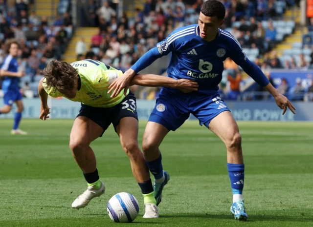Southampton's Tyler Dibling in action with Leicester City's Bilal El Khannouss