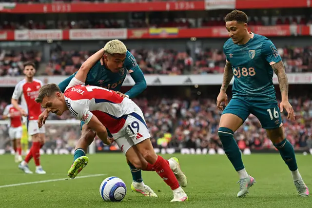 Julian Araujo vies with Arsenal's Belgian midfielder Leandro Trossard