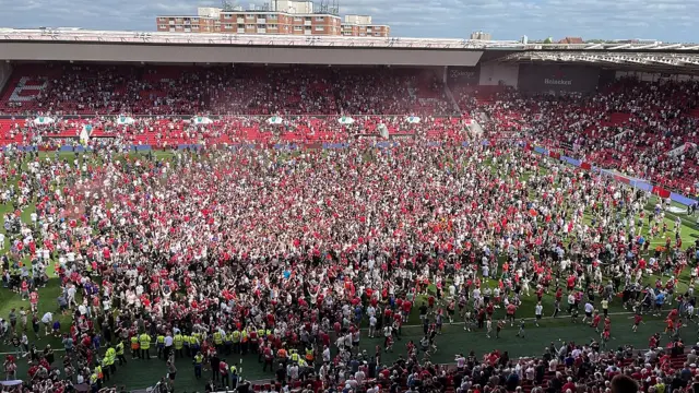 Bristol City fans celebrate at Ashton Gate