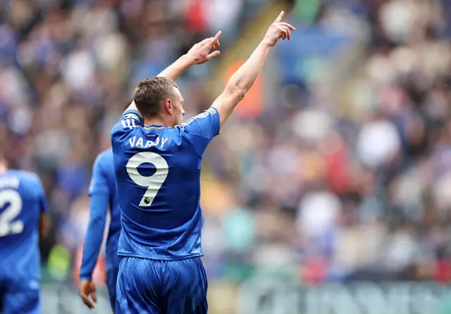 Jamie Vardy of Leicester City celebrates