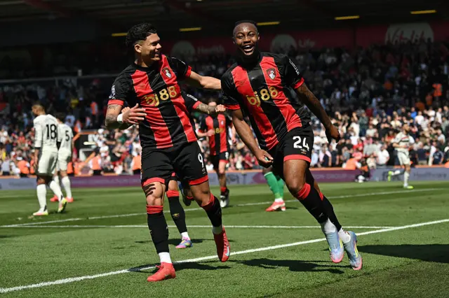 Evanilson and Antoine Semenyo celebrating for Bournemouth against Manchester United