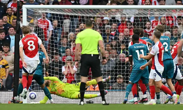 David Raya cocendes the equalising goal