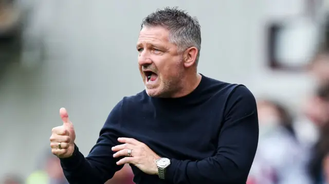 Dundee manager Tony Docherty