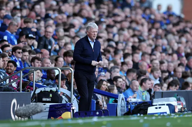 David Moyes, Manager of Everton, looks on