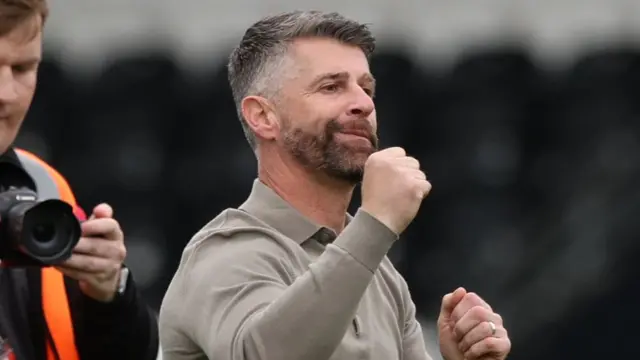 St Mirren manager Stephen Robinson