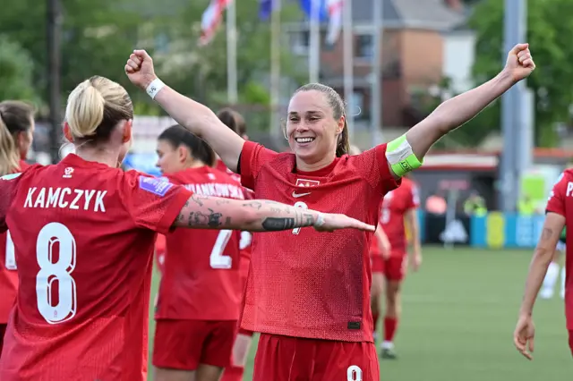 Ewa Pajor celebrates her goal