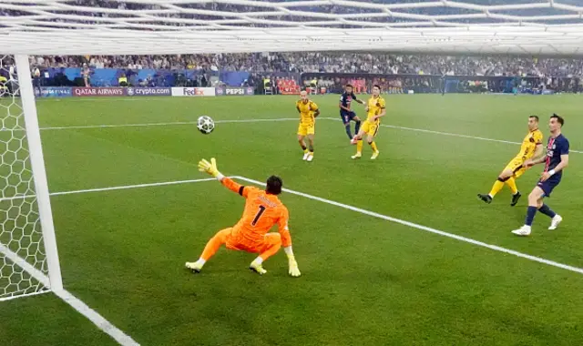 Desire Doue of Paris Saint-Germain scores