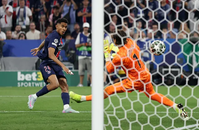Senny Mayulu of Paris Saint-Germain scores