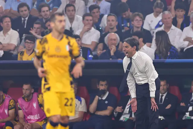 Head Coach Simone Inzaghi shouts