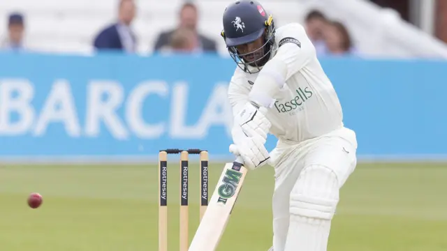 Daniel Bell-Drummond batting