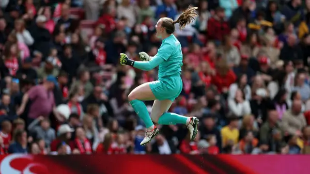 Everton goalkeeper Courtney Brosnan celebrates
