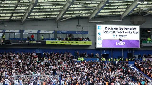 VAR screen showing no penalty
