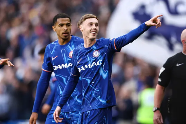 Cole Palmer of Chelsea celebrates