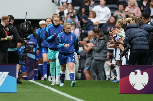 Chelsea's Erin Cuthbert leads team out to receive guard of honou