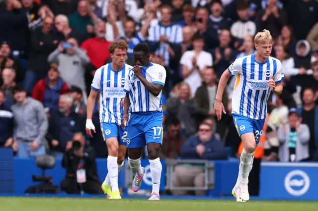 Yankuba Minteh celebrates for Brighton