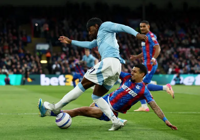 Nottingham Forest's Anthony Elanga in action with Crystal Palace's Daniel Munoz