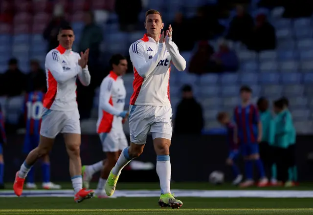Chris Wood of Nottingham Forest acknowledges the fans, during the warm up prior to the Premier League match between Crystal Palace FC and Nottingham Forest FC at Selhurst Park