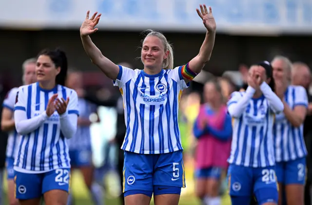 Bergsvand waves at the fans