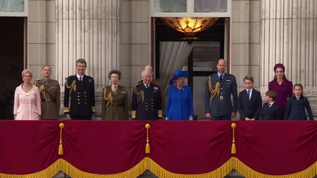 Royals on the balcony