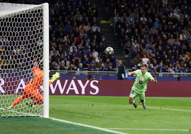 Dani Olmo of FC Barcelona scores
