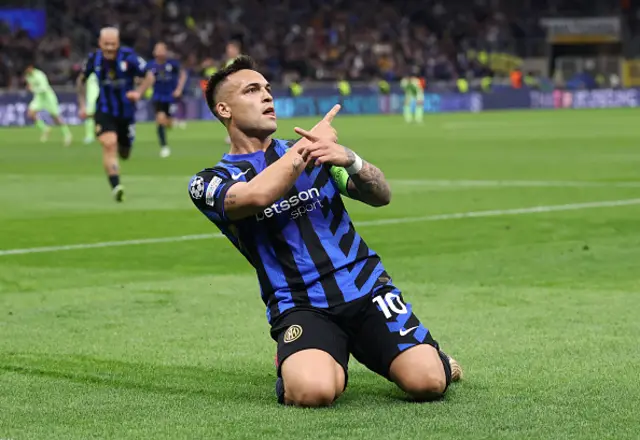 Lautaro Martinez of FC Internazionale celebrates