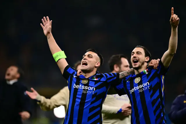 Inter celebrate