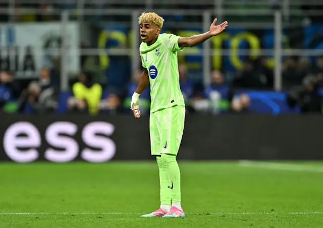 Lamine Yamal of FC Barcelona reacts