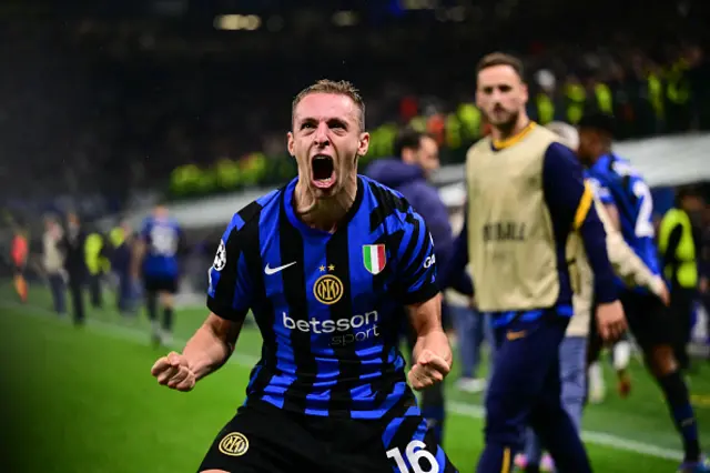Davide Frattesi celebrates