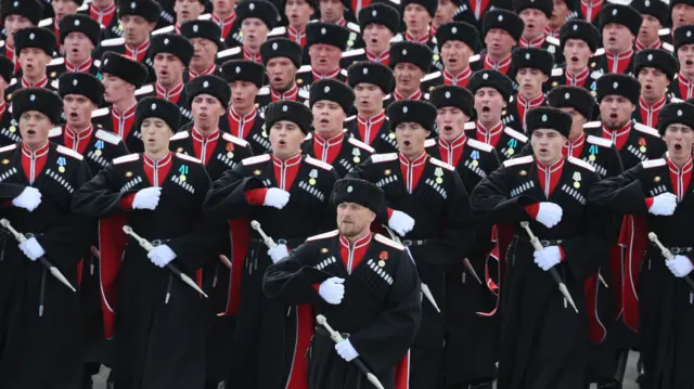 Soldiers in a line rehearsing