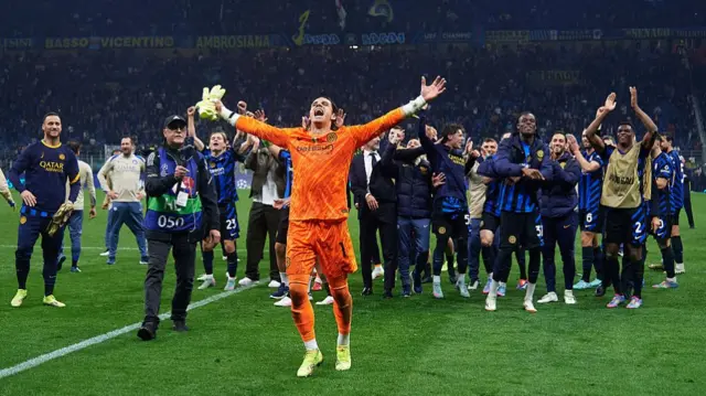 Yann Sommer celebrates after victory over Barcelona