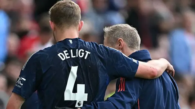 De Ligt limps off