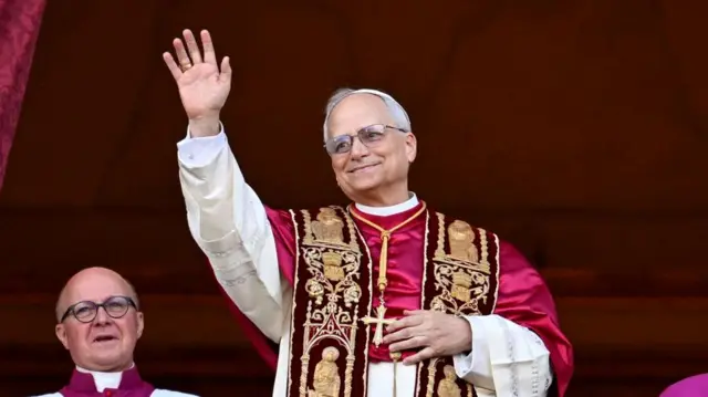 The new Pope waves to the crowd