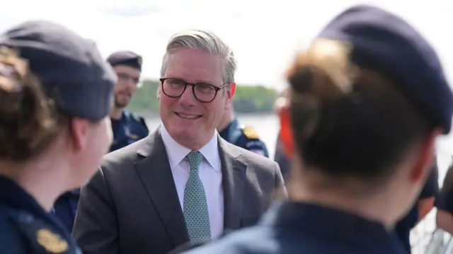 Alt text: Prime Minister Sir Keir Starmer meets members of the ship's company on board HMS ST Albans in Oslo, Norway, after attending the Joint Expeditionary Force (JEF) leaders' summit in Oslo.