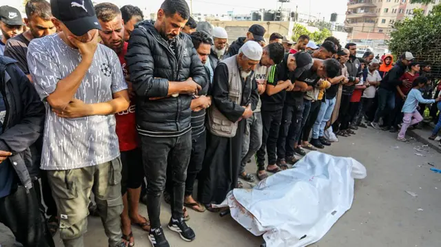 Lifeless bodies of Palestinians are being brought to the Nasser Hospital for funeral process after Israeli soldiers opened fire at Palestinians trying to reach the points where US aid is distributed west of Rafah city in the southern Gaza Strip, in Khan Yunis, Gaza on June 01, 2025. It was reported that 30 people were killed and 115 people were wounded as a result of the fire opened by Israeli soldiers.